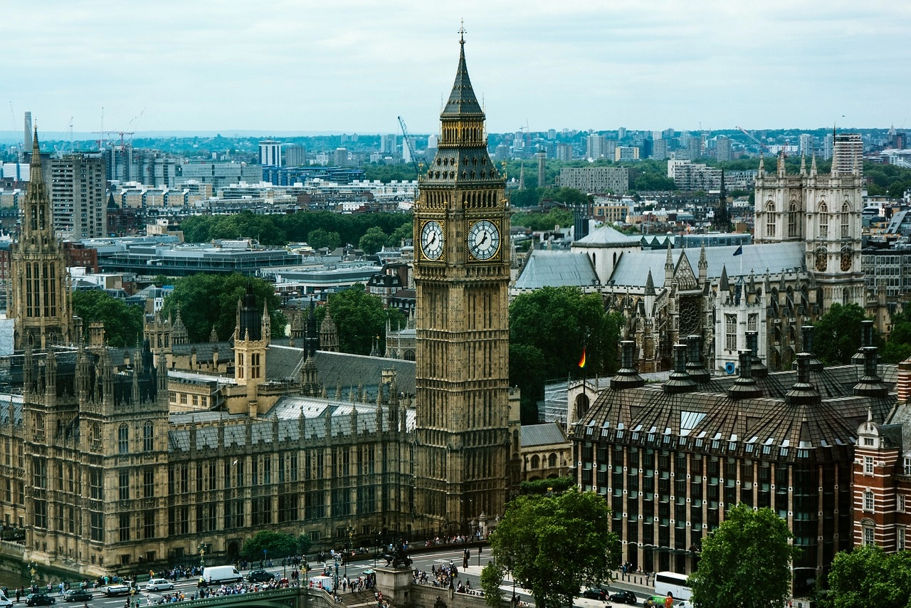 Dječak ubijen, četvero ranjenih u napadu mačem u Londonu